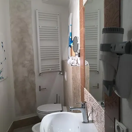 24h Affittacamere 3*